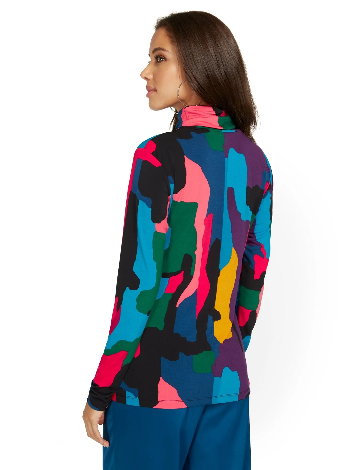 Abstract-Print Turtleneck Top