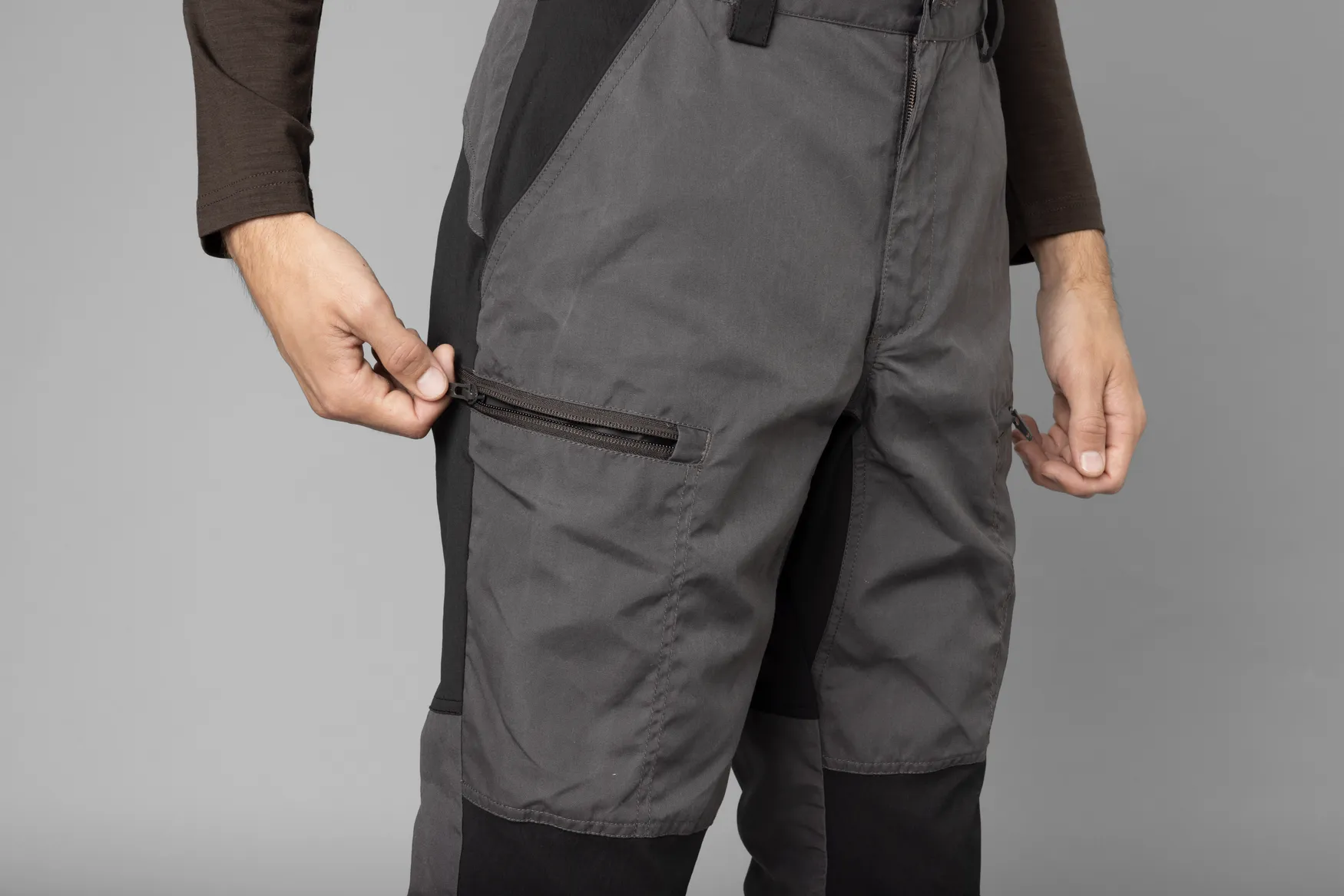 Härkila Men&#x27;s Fjell Trousers Shadow Brown/Shadow Grey | Buy Härkila Men&#x27;s Fjell Trousers Shadow Brown/Shadow Grey here | Outnorth