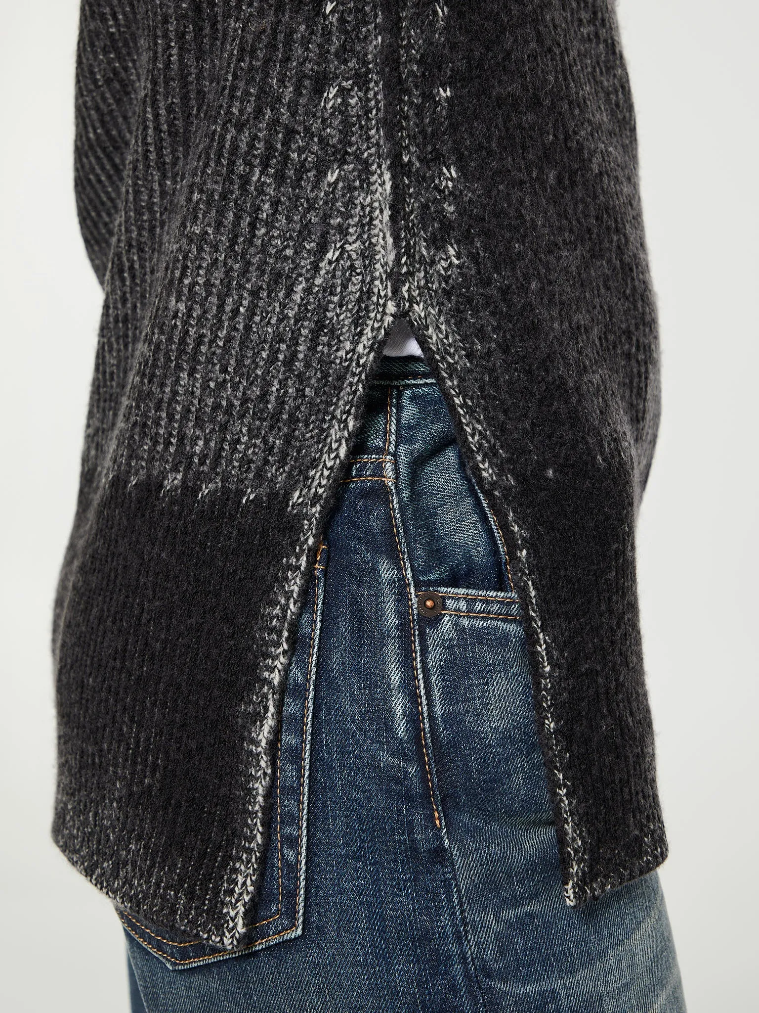 Knitwear in Anthracite Grey
