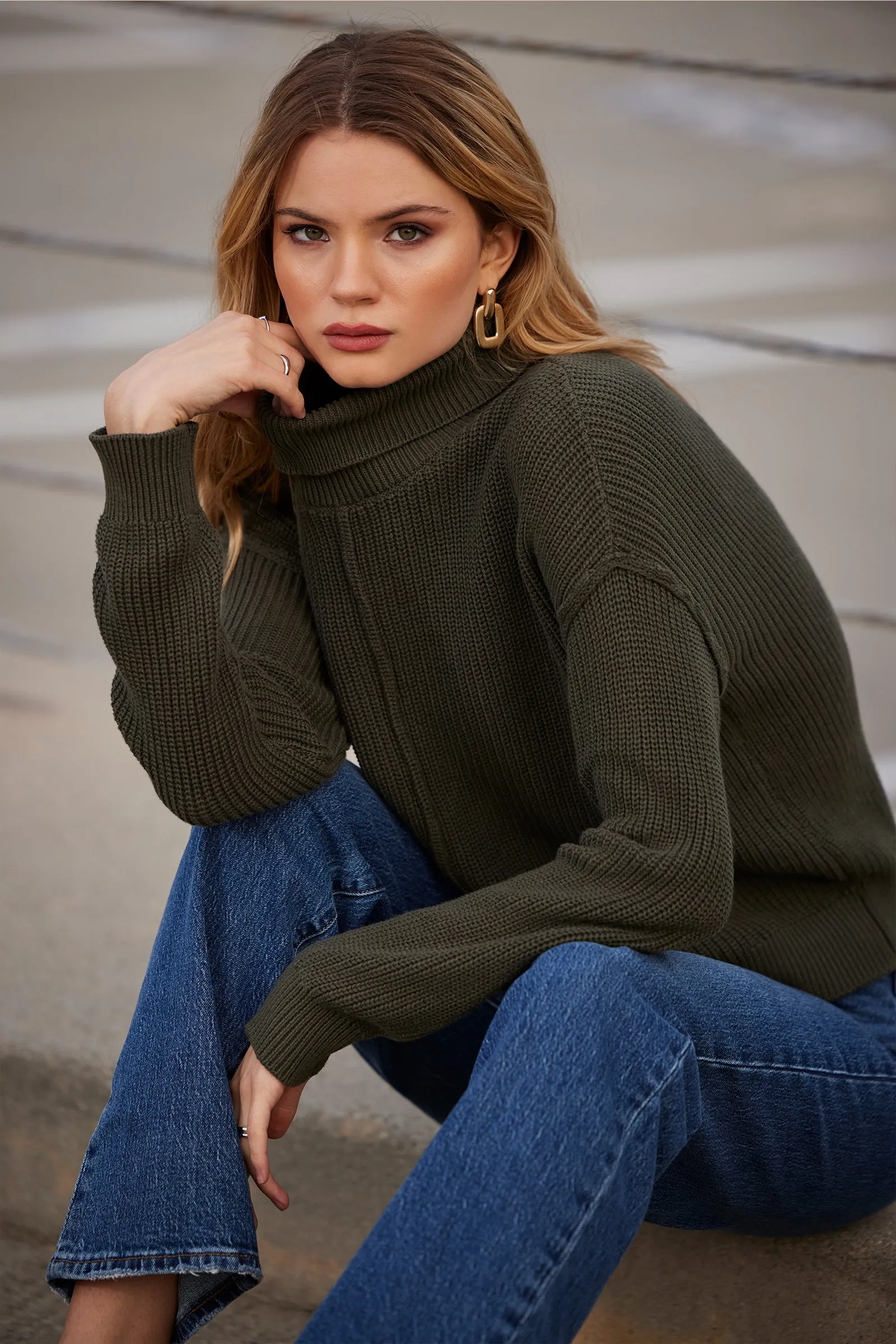 TURTLENECK SWEATER